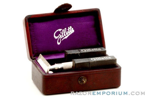 1907 Gillette Single Ring Old Type Script Logo Set in Leather Case w/ Blade Banks & Original Box