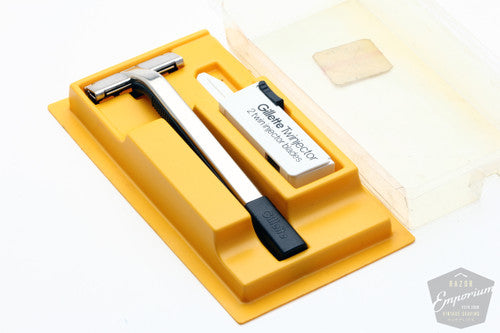 Gillette 1970s Twinjector Safety Razor | w/ Case