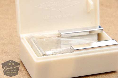 Gillette 1940's British Aristocrat Junior Safety Razor in Box  - Mint