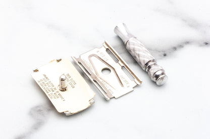 1972 S1 Gillette Ball End Tech Spiral Handle Travel Razor Set | Original Condition