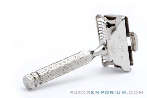 1930s Ever-Ready 1912 Style Chain Single Edge Razor with Mahoganite Bo ...