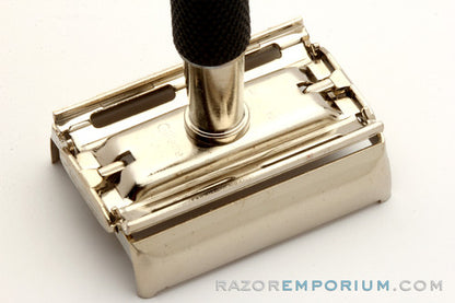 1984 E2 Gillette Black Handle Super Speed Safety Razor