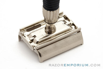 1967 Gillette Slim Twist TTO DE Safety Razor Set