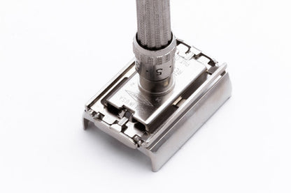 1967 Gillette Slim Adjustable Double Edge Safety Razor & Case M2