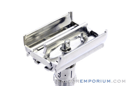 1969 Gillette Super 109 Long Handle Super Adjustable DE Safety Razor O3