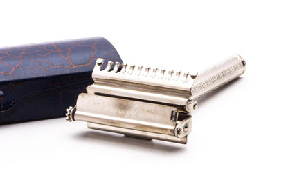 1930's Valet Auto-Strop Razor Set With Blue Tin Case  | Original Condition