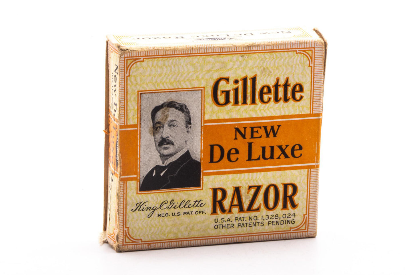 1930's Gillette Gold NEW Deluxe Norfolk Tuckaway Double Edge Safety Razor Set | Original Condition