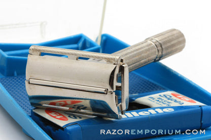 1962 Gillette Slim Adjustable Double Edge Safety Razor Set H1