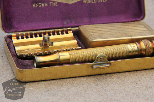 Gillette 1930's Ball End NEW Style Razor in Gold Basketweave Case