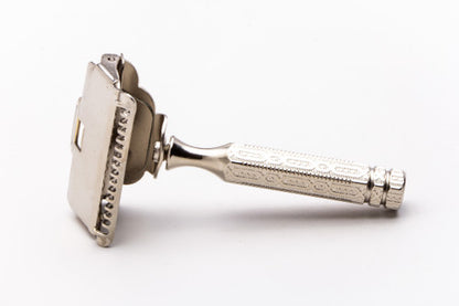 1930's Ever Ready Chain Handle Style SE Safety Razor Set | Metal Case & Blade Bank