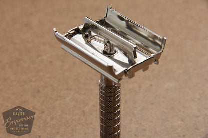 Gillette 1957 Flair Tip Super Speed DE Safety Razor -- C1