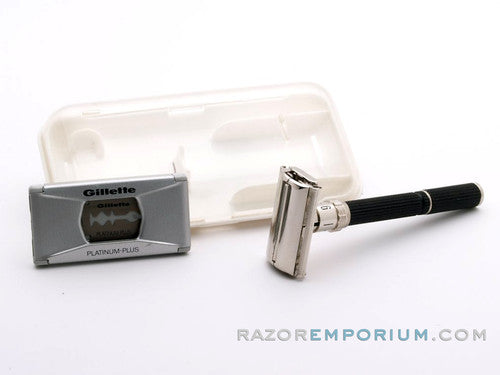 1972 S2 Gillette Super Adjustable 109 Safety Razor Set w/ Case & Blade Bank