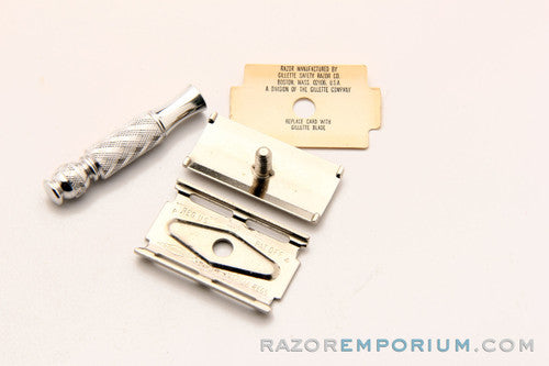 1970 Gillette Mini Ball End Tech 3 Piece DE Razor w/ Case and Blade - P4