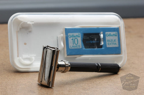 Gillette 1975 Super 109 w/ Clear Plastic Case