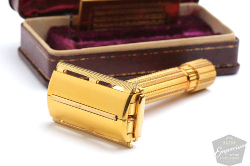 Gillette 1940s Aristocrat Double Edge in Maroon Case