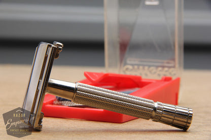 Gillette 1958 TV Super Speed Razor w/ Red Case - D1