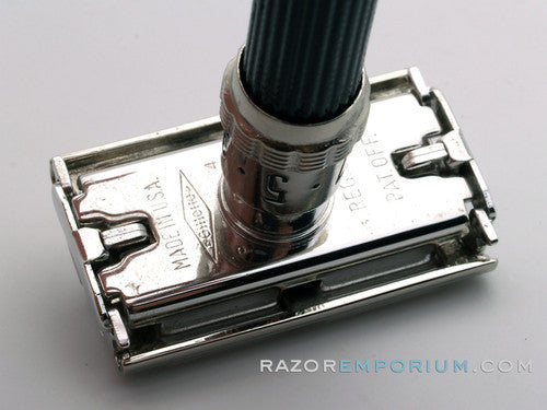 1970 P4 Gillette Super Adjustable 109 Safety Razor