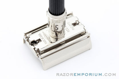 1976 Gillette Super Adjustable Safety Razor in Case W1