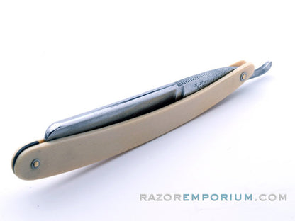 11/16" H. Macquire "MAC" Bank Plain Straight Razor | Norwich