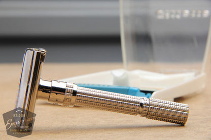 Gillette 1967 Slim Adjustable DE Safety Razor w/ Gold Case M4