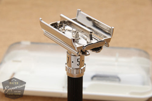 Gillette 1969 Super Adjustable / Super 89 Safety Razor w/ Case O1 - Short Handle