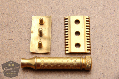 Gillette 1920's Gold New Improved Tuckaway Style Travel (DE) Safety Razor Set