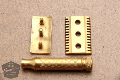 Gillette 1920's Gold New Improved Tuckaway Style Travel (DE) Safety Razor Set