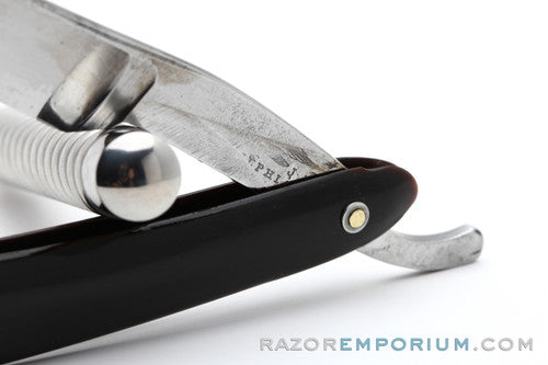 7/16" Hollow Ground Straight Razor - Horn Scales |
