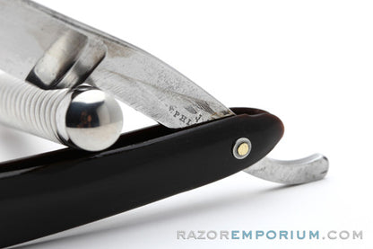 7/16" Hollow Ground Straight Razor - Horn Scales |