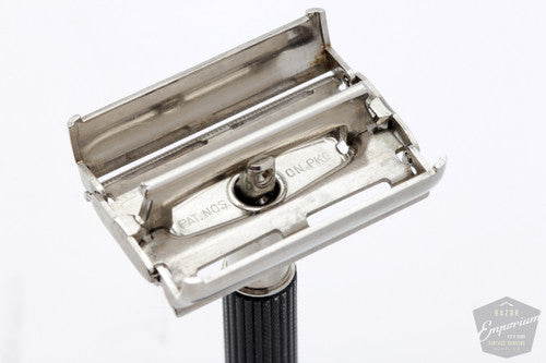 1976 Gillette W4 Black Handle Super Speed Safety Razor Set