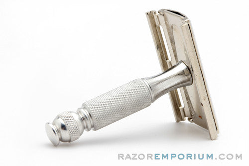 1967 Gillette Travel Tech Double Edge Safety Razor M4