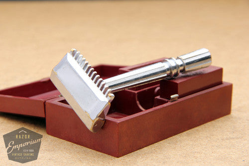 Gem 1930's Micromatic Single Edge Razor in Art Deco Case / Maroon ...