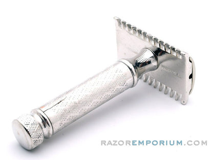 1930's Gillette De Luxe New Improved Norfolk Tuckaway DE Safety Razor