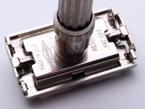 1967 M1 Gillette Slim Adjustable Safety Razor Nickel w/ Red Case & Blade Bank
