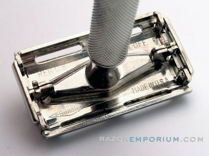 1940's Super Speed Double Edge Safety Razor in Red Case w/ Bladebank