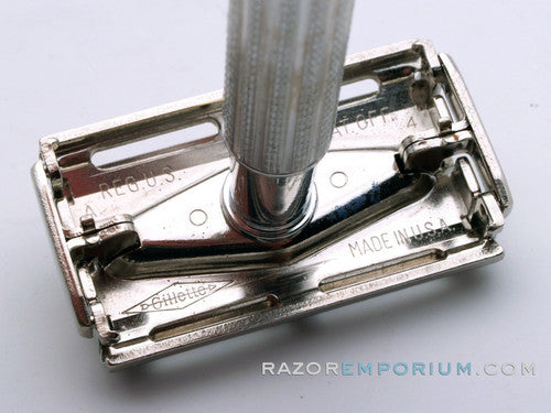 1955 A4 Gillette Light / Blue-Tip DE Super Speed Safety Razor