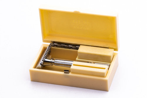 1940's Gem Micromatic SE Safety Razor w/ Cream Bakelite Case