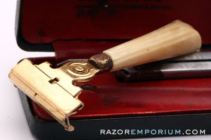 1940's Schick Gold SE Injector Bakelite Handle Set w/ Black Case