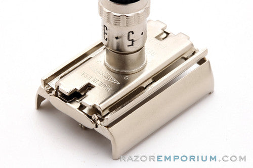 1969 Gillette Super Adjustable 109 Double Edge TTO Safety Razor O2