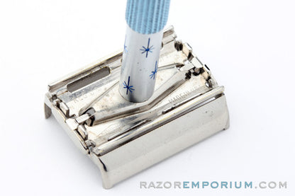 1968 Gillette Blue Star Lady Gillette DE Safety Razor N3 - Good