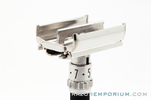 1971 R3 Gillette Super Adjustable 109 Adjustable DE Safety Razor