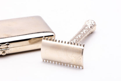 1909 Gillette Silver  ABC Pocket Edition OLD Type Floral Handle - Open Comb DE Razor Set