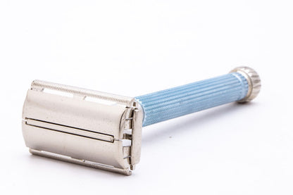 1963 Gillette I1 Blue Star Lady Gillette DE Safety Razor with Case and Blade Bank