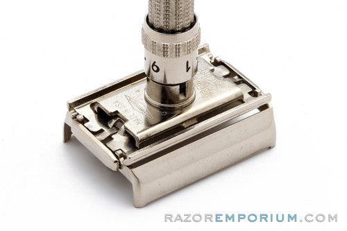 1961 Gillette Slim Adjustable Safety Razor Set G4