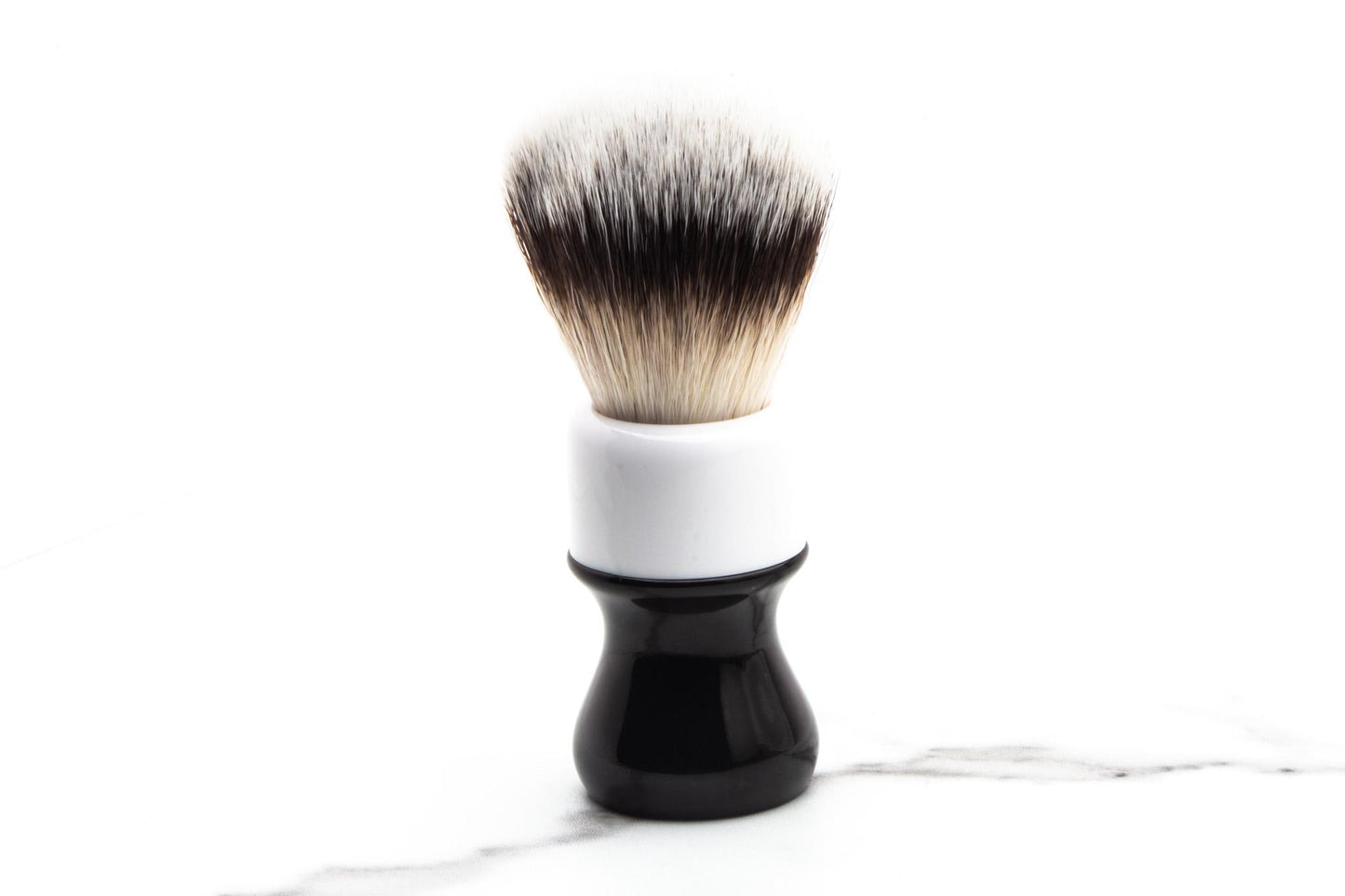 Noble Otter | Synthetic Shave Brush - Black/White - 26MM