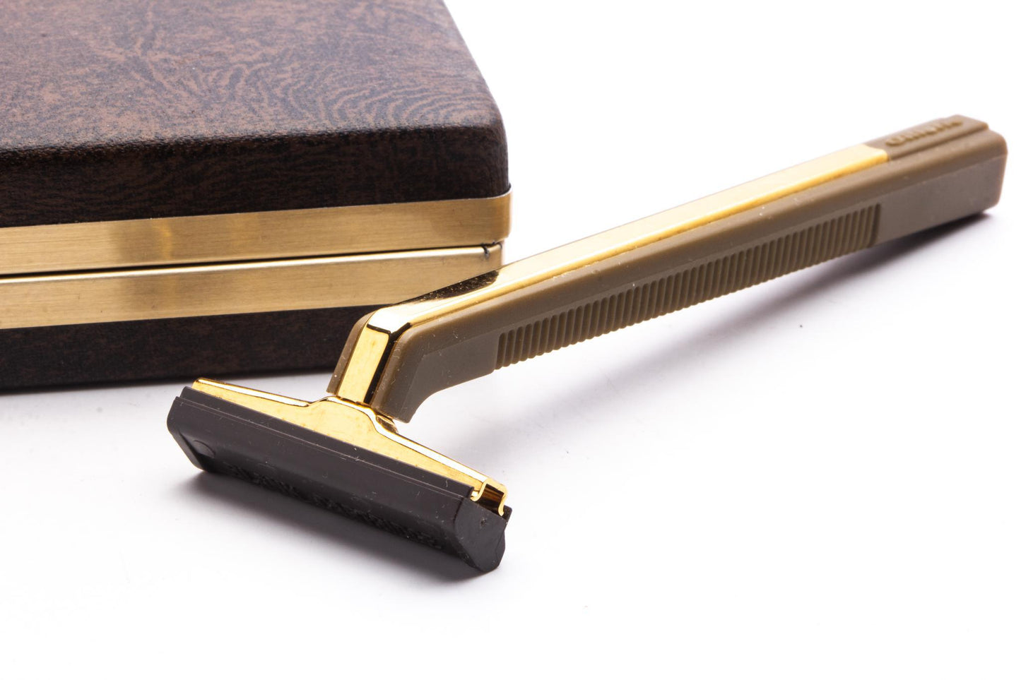 The Gillette Deluxe Trac II Safety Razor Set | New Old Stock