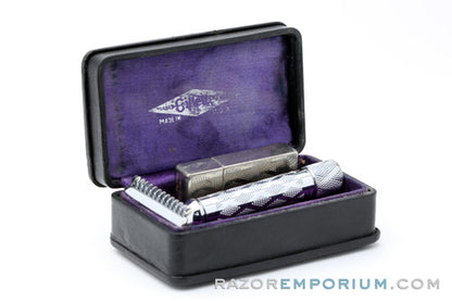 1930's Gillette New Deluxe Criterion Safety Razor Set