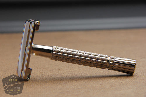 Gillette 1966 Flair Tip Super Speed DE Safety Razor -- L2