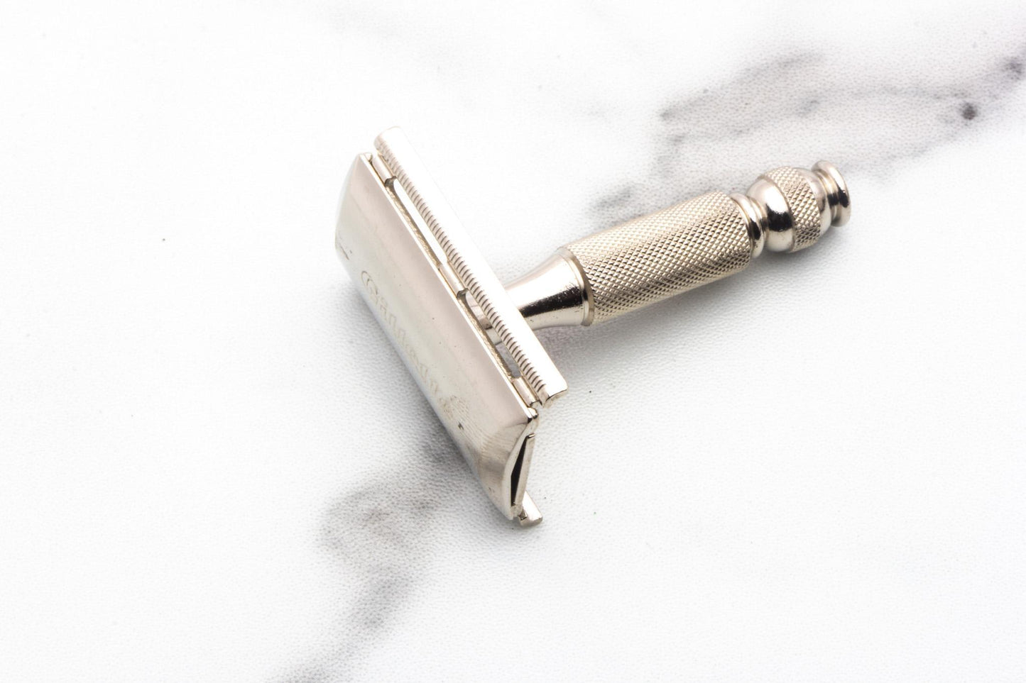 1965 K4 Gillette Razor' n Blades Ball End Travel Double Edge Safety Razor Set | Original Condition