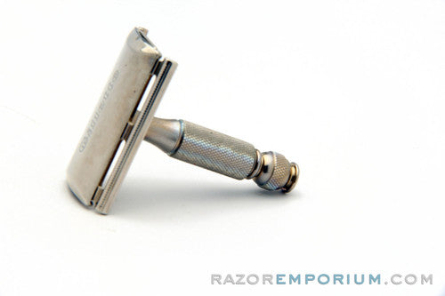 1964 Gillette Travel Tech Razor With Gold Tone Carrying Case - J4